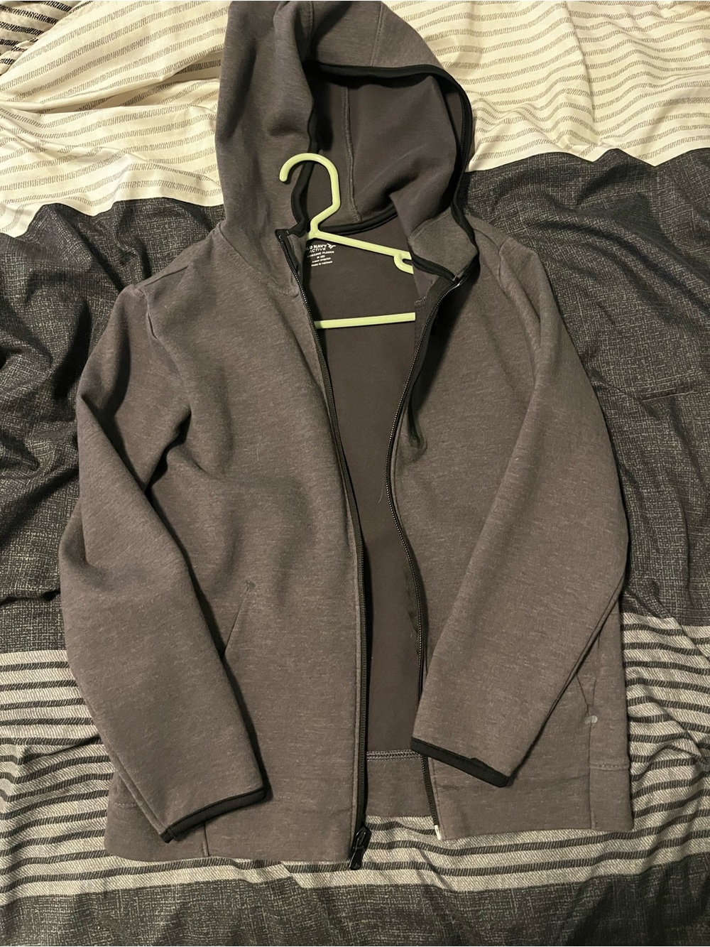 boys sz 8 zip up